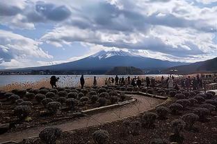 吧友票选国足首发：王大雷险胜颜骏凌，韦世豪&张玉宁&谢鹏飞先发